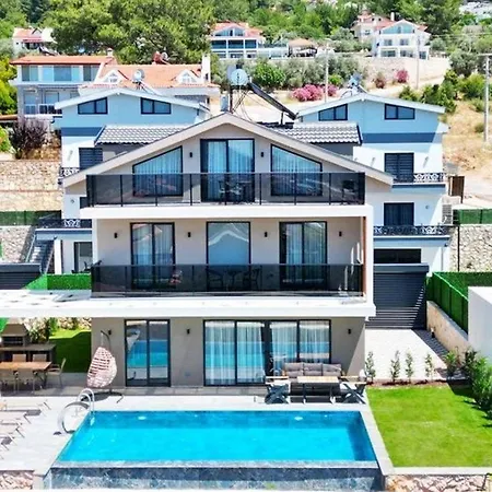 Villa Via Life-1 *